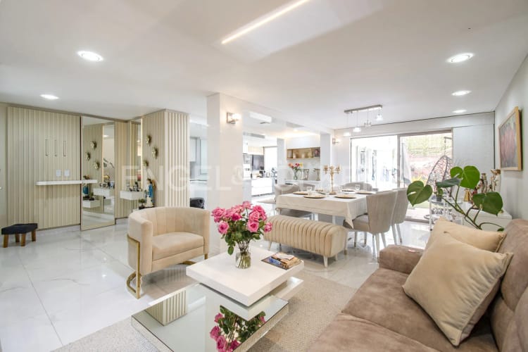 Casa de 3 alcobas en venta en Pontevedra, Bogotá, 310 m² · foto 2 de 20