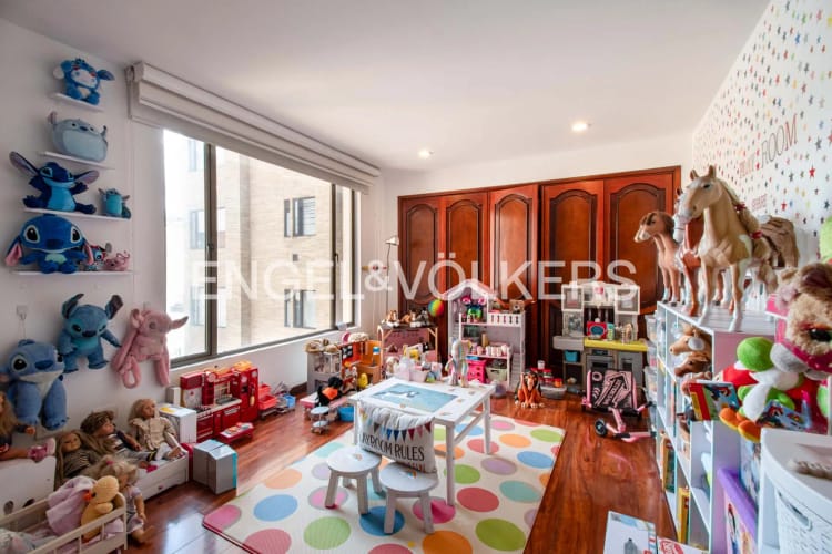Apartamento de 3 alcobas en venta en Chicó Reservado, Bogotá, 187 m² · foto 10 de 17