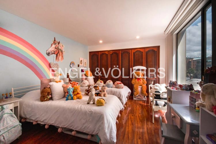 Apartamento de 3 alcobas en venta en Chicó Reservado, Bogotá, 187 m² · foto 9 de 17