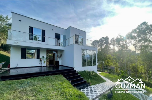 Casa en venta en Kilometro 41, Manizales · foto 3 de 19
