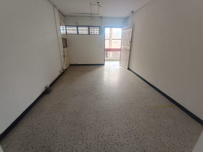 Bodega en arriendo en La Candelaria, Medellín, 36 m² · foto 4 de 7