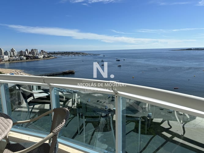 Apartamento ideal de 3 dormitorios en suite, con balcón espectacular con vista al mar, en Mansa- Punta del Este · Foto 2