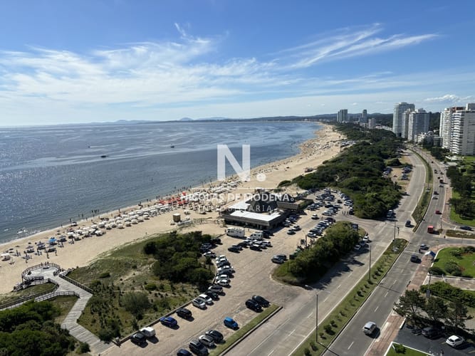 Apartamento ideal de 3 dormitorios en suite, con balcón espectacular con vista al mar, en Mansa- Punta del Este · Foto 5