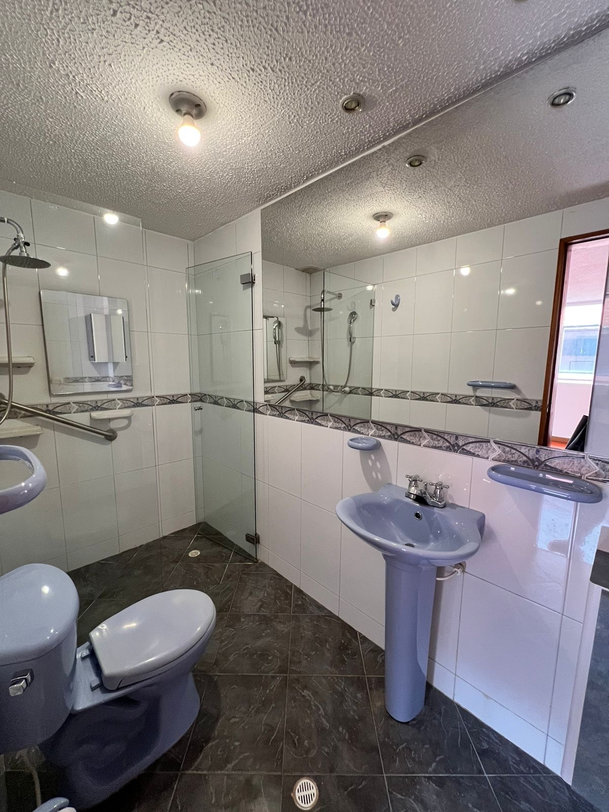 Apartamento en arriendo en Santa Barbara, Bogotá · foto 7 de 16
