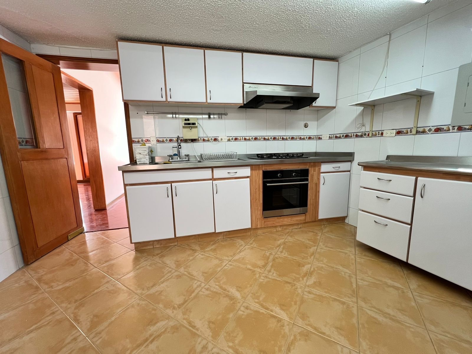Apartamento en arriendo en Santa Barbara, Bogotá · foto 13 de 16