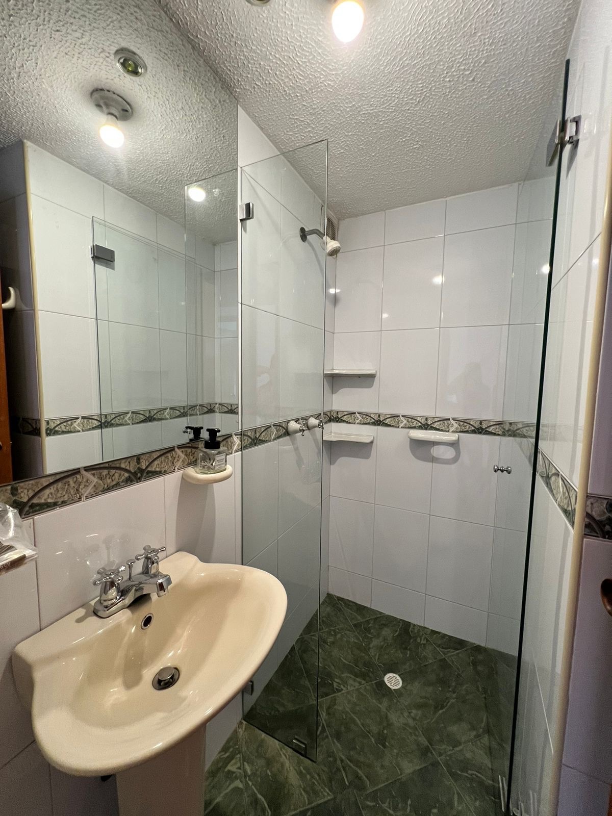 Apartamento en arriendo en Santa Barbara, Bogotá · foto 9 de 16