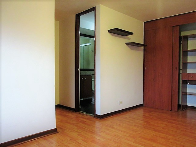 Apartamento en venta en El Poblado, Medellín · foto 2 de 12
