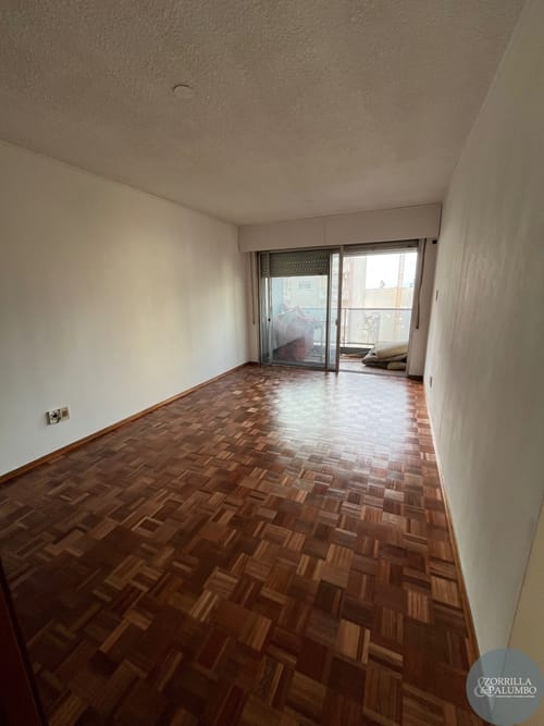 Apartamento 1 dormitorio y balcon en Cordón - 18 de Julio · Foto 3