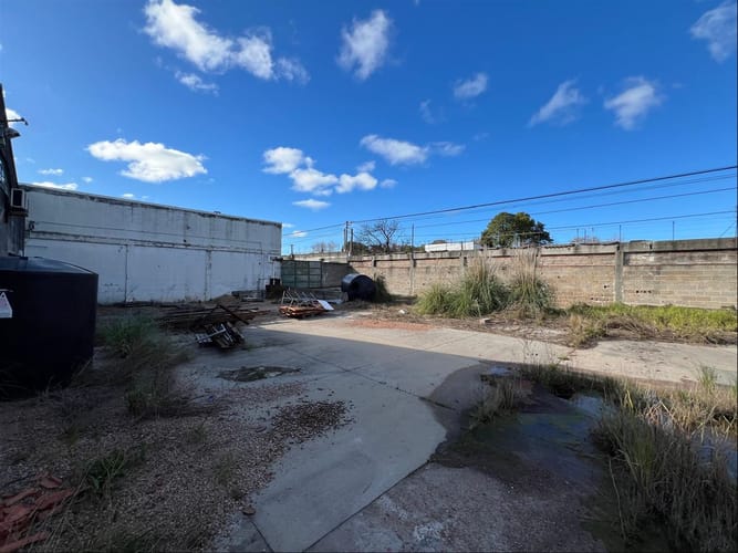 Local Comercial en Alquiler · Foto 3