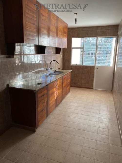 Apartamento en alquiler, 3 dormitorios, 1 baño, terraza. Cordón. · Foto 2