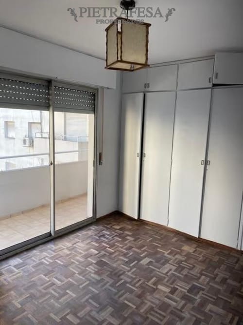 Apartamento en alquiler, 3 dormitorios, 1 baño, terraza. Cordón. · Foto 4