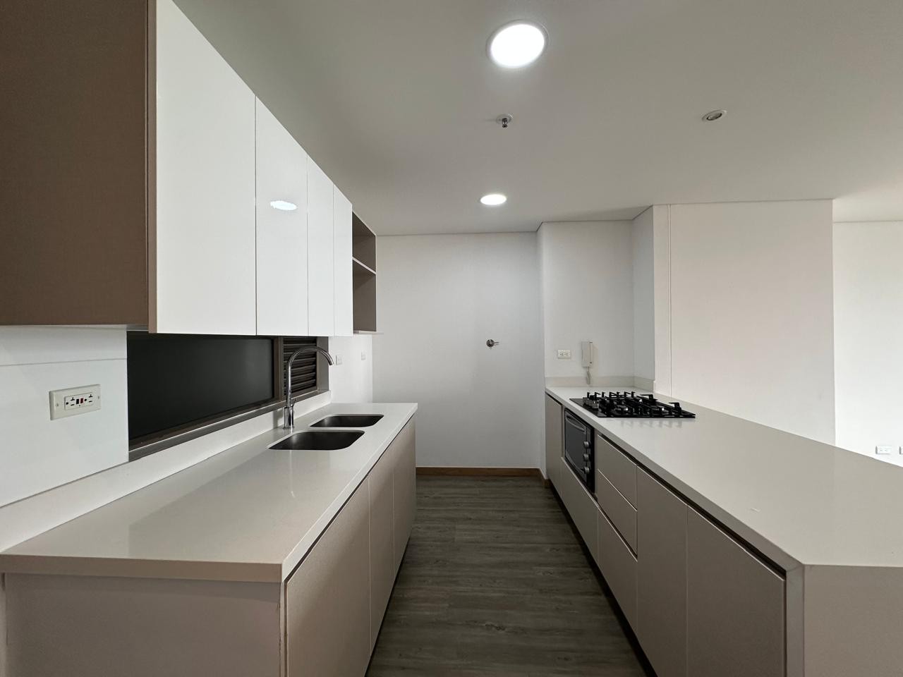 Apartaestudio en arriendo en El Poblado, Medellín · foto 5 de 14
