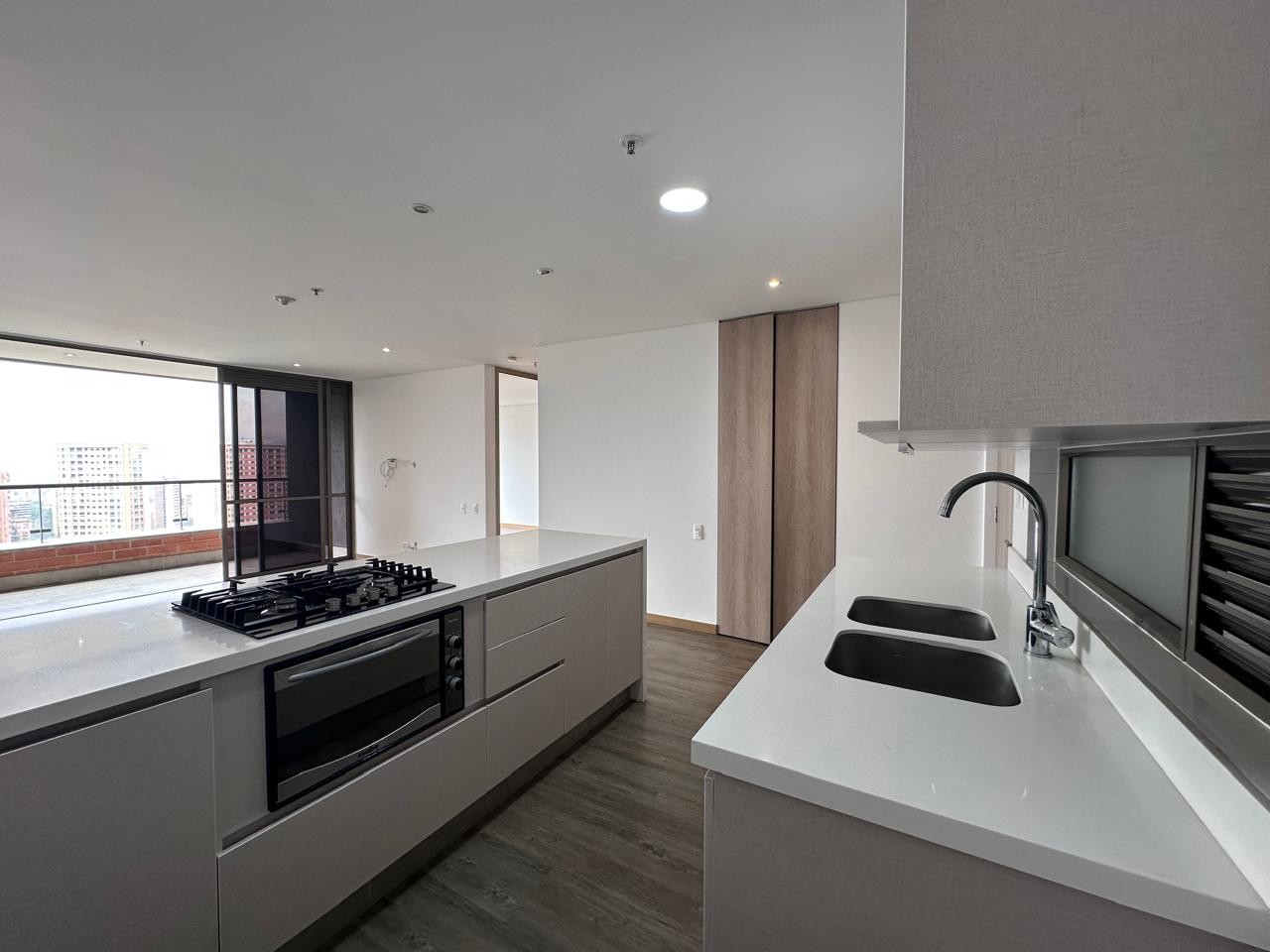 Apartaestudio en arriendo en El Poblado, Medellín · foto 7 de 14