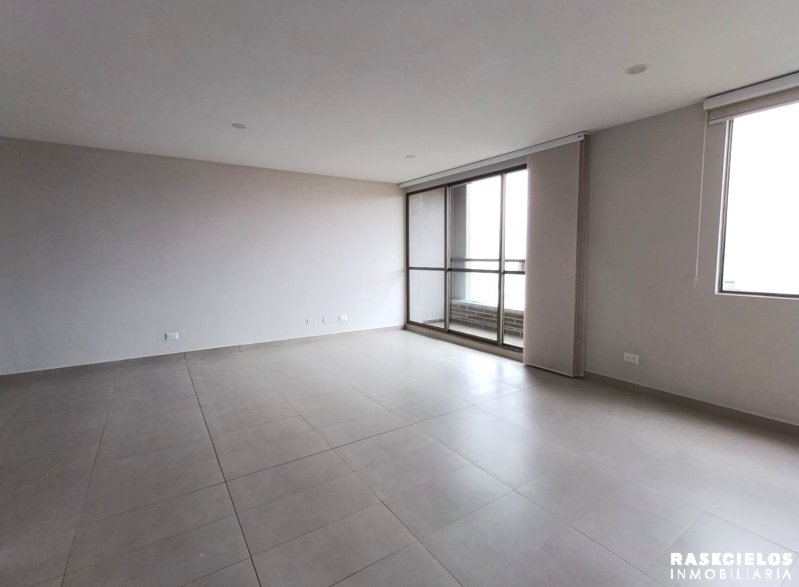 Apartamento en arriendo en El Poblado, Medellín · foto 2 de 10