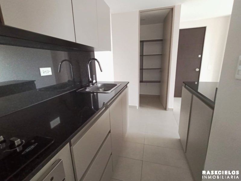 Apartamento en arriendo en El Poblado, Medellín · foto 4 de 10