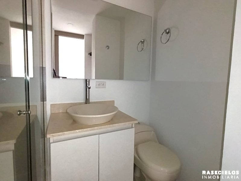 Apartamento en arriendo en El Poblado, Medellín · foto 8 de 10