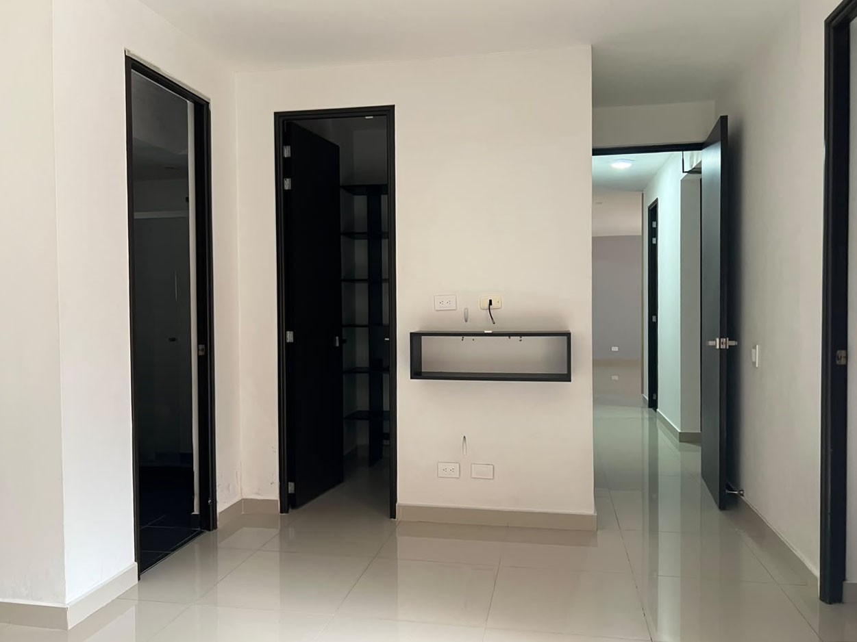 Apartamento en venta en Loma Benedictinos, Medellín · foto 8 de 18