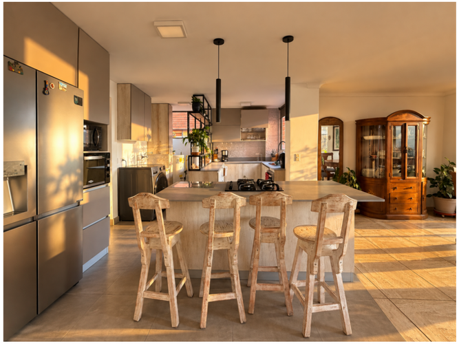Apartamento de 3 alcobas en venta en Las Lomas, Medellín, 254 m² · foto 8 de 11