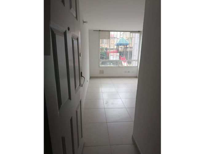 Apartamento de 3 alcobas en venta en Bogotá, 47 m² · foto 2 de 24