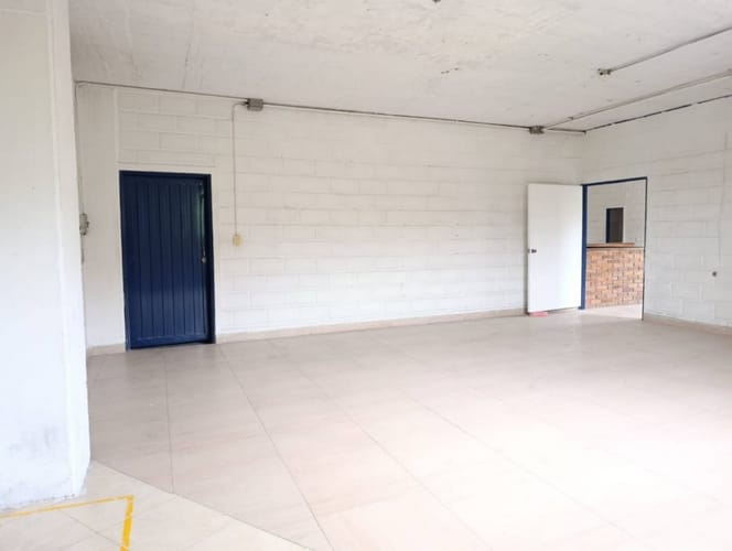 Bodega en arriendo en Laureles, Medellín, 150 m² · foto 5 de 8