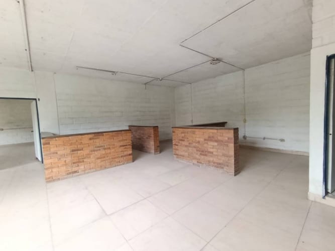 Bodega en arriendo en Laureles, Medellín, 150 m² · foto 6 de 8