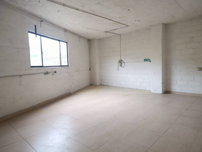 Bodega en arriendo en Laureles, Medellín, 150 m² · foto 8 de 8
