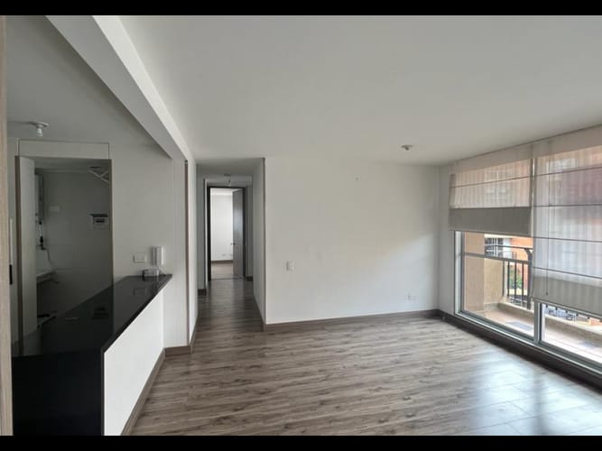 Apartamento de 3 alcobas en venta en La Magnolia, Madrid, 70 m² · foto 4 de 24