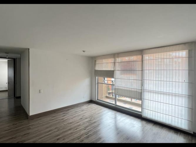 Apartamento de 3 alcobas en venta en La Magnolia, Madrid, 70 m² · foto 6 de 24