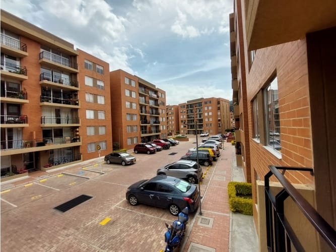 Apartamento de 3 alcobas en venta en La Magnolia, Madrid, 70 m² · foto 22 de 24