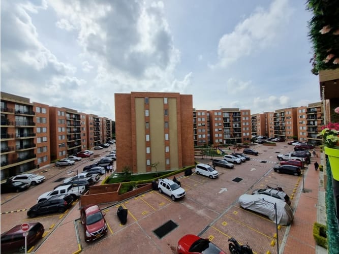 Apartamento de 3 alcobas en venta en La Magnolia, Madrid, 70 m² · foto 23 de 24