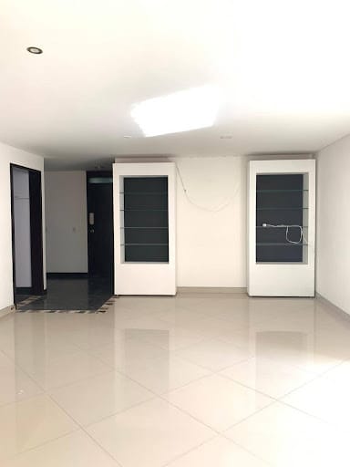 Apartamento de 3 alcobas en venta en Santa Barbara, Bogotá, 130 m² · foto 3 de 21