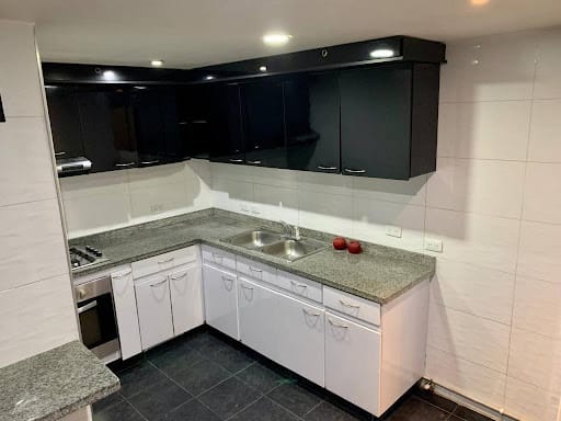 Apartamento de 3 alcobas en venta en Santa Barbara, Bogotá, 130 m² · foto 4 de 21