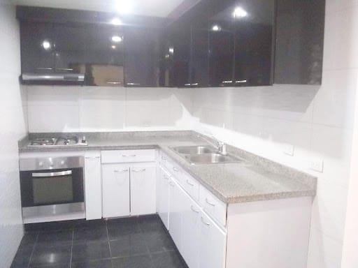 Apartamento de 3 alcobas en venta en Santa Barbara, Bogotá, 130 m² · foto 6 de 21