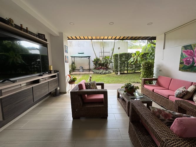 Casa de 3 alcobas en venta en Conjunto Residencial Umbria, Cali, 220 m² · foto 22 de 24
