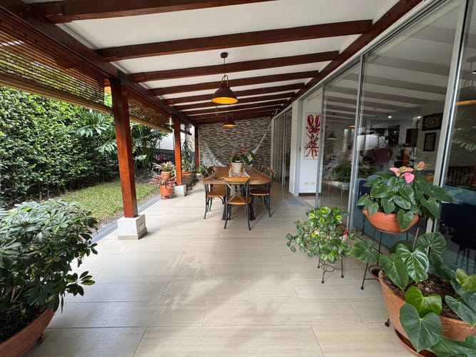 Casa de 3 alcobas en venta en Conjunto Residencial Umbria, Cali, 220 m² · foto 23 de 24
