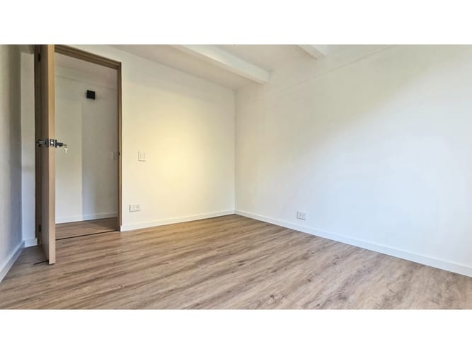 Apartamento de 2 alcobas en venta en Loma De Los Gonzalez, Medellín, 101 m² · foto 8 de 15