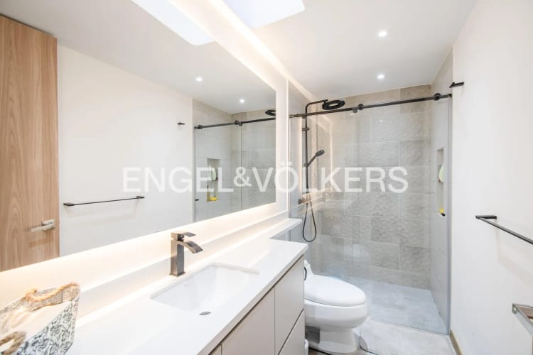 Apartamento de 4 alcobas en venta en Chicó Reservado, Bogotá, 254 m² · foto 15 de 16