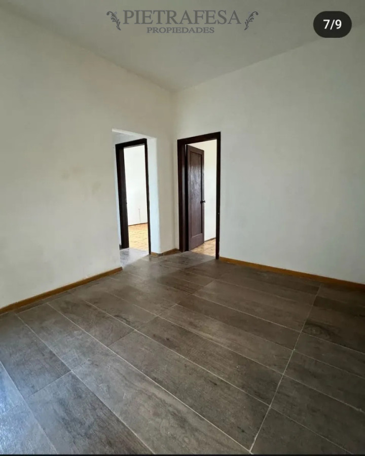 Apartamento en alquiler, 2 dormitorios, 1 baño, balcón. La Comercial. · Foto 3