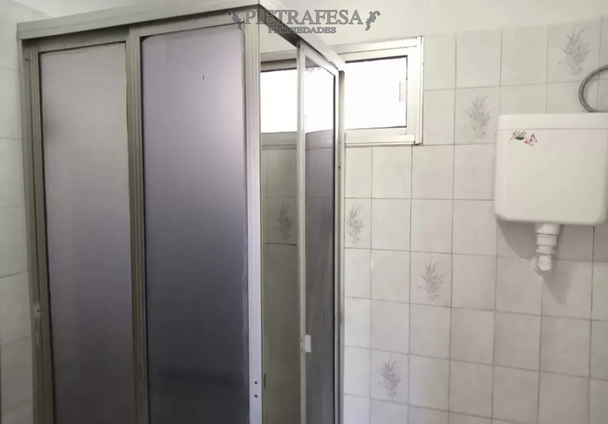 Apartamento en alquiler, 2 dormitorios, 1 baño, balcón. La Comercial. · Foto 6