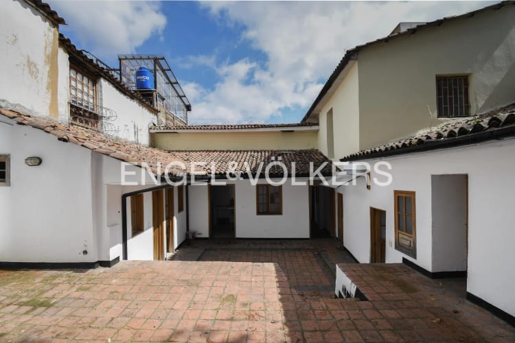 Casa en venta en La Candelaria, Bogotá, 404 m² · foto 8 de 10