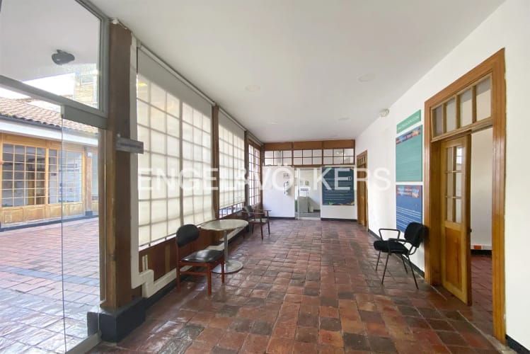 Casa en venta en La Candelaria, Bogotá, 404 m² · foto 4 de 10