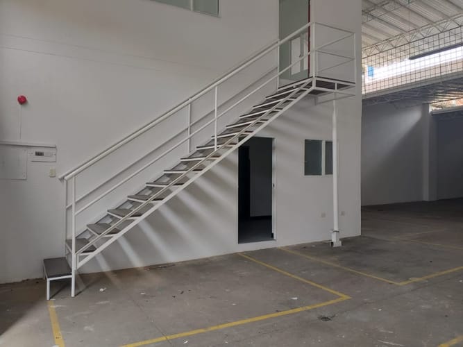 Bodega en arriendo en Garcia Rovira, Bucaramanga, 242 m² · foto 11 de 16