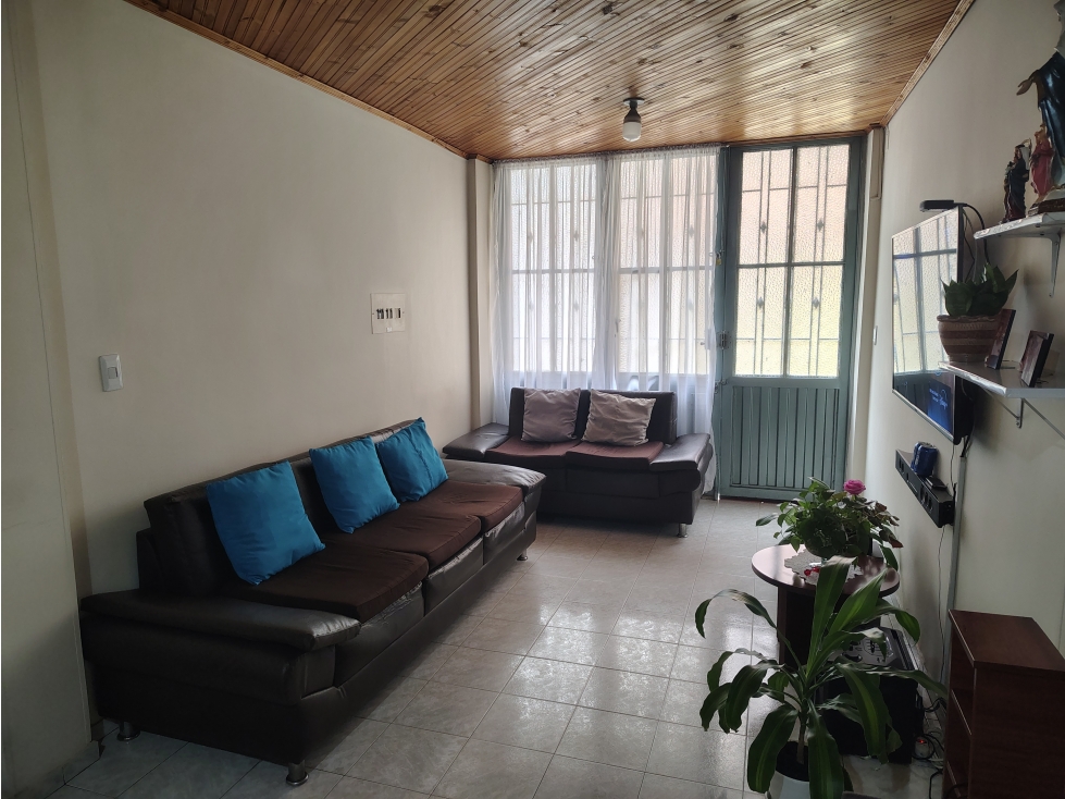 Casa en venta en Monterrey, Bogotá · foto 2 de 24