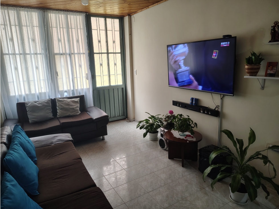 Casa en venta en Monterrey, Bogotá · foto 8 de 24