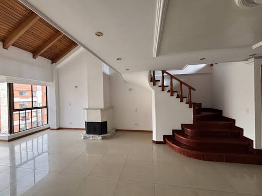 Oficina en Arriendo en Santa Barbara, Bogotá