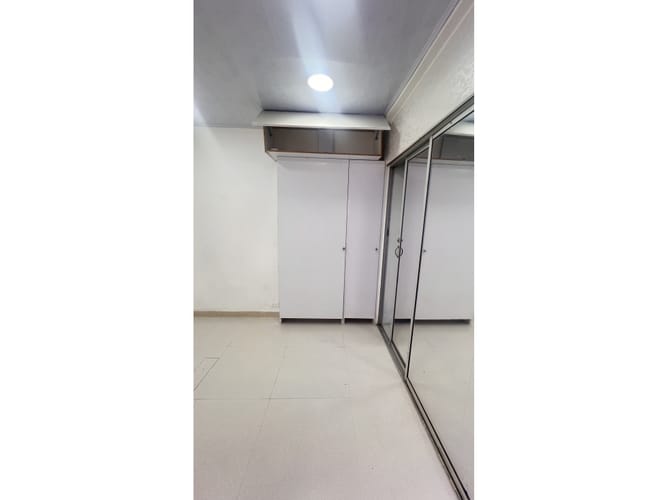 Local en venta en El Chagualo, Medellín, 16 m² · foto 3 de 5