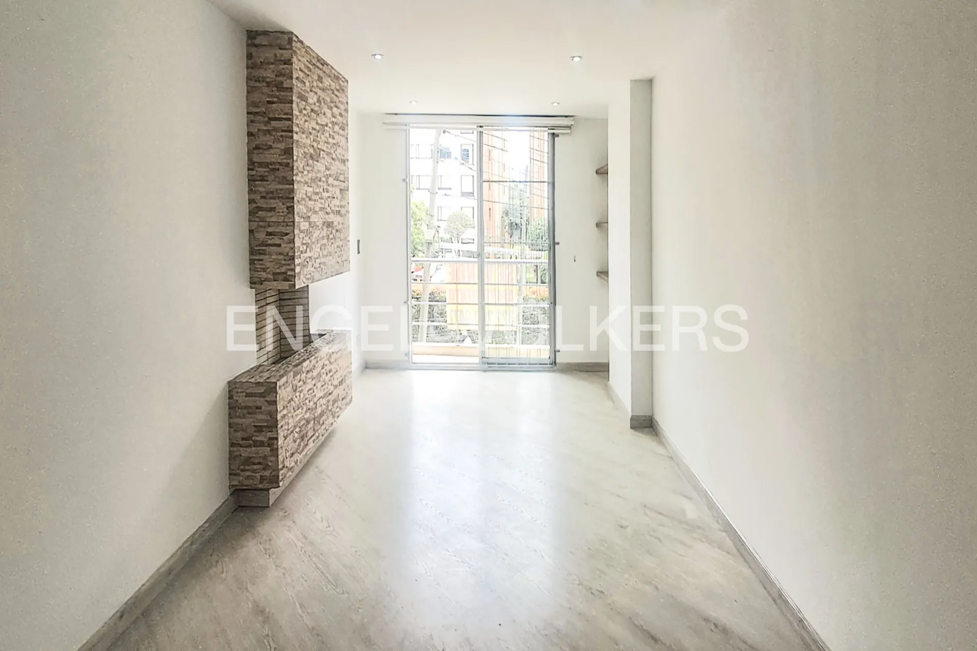 Apartamento en venta en Niza, Bogotá · foto 3 de 21
