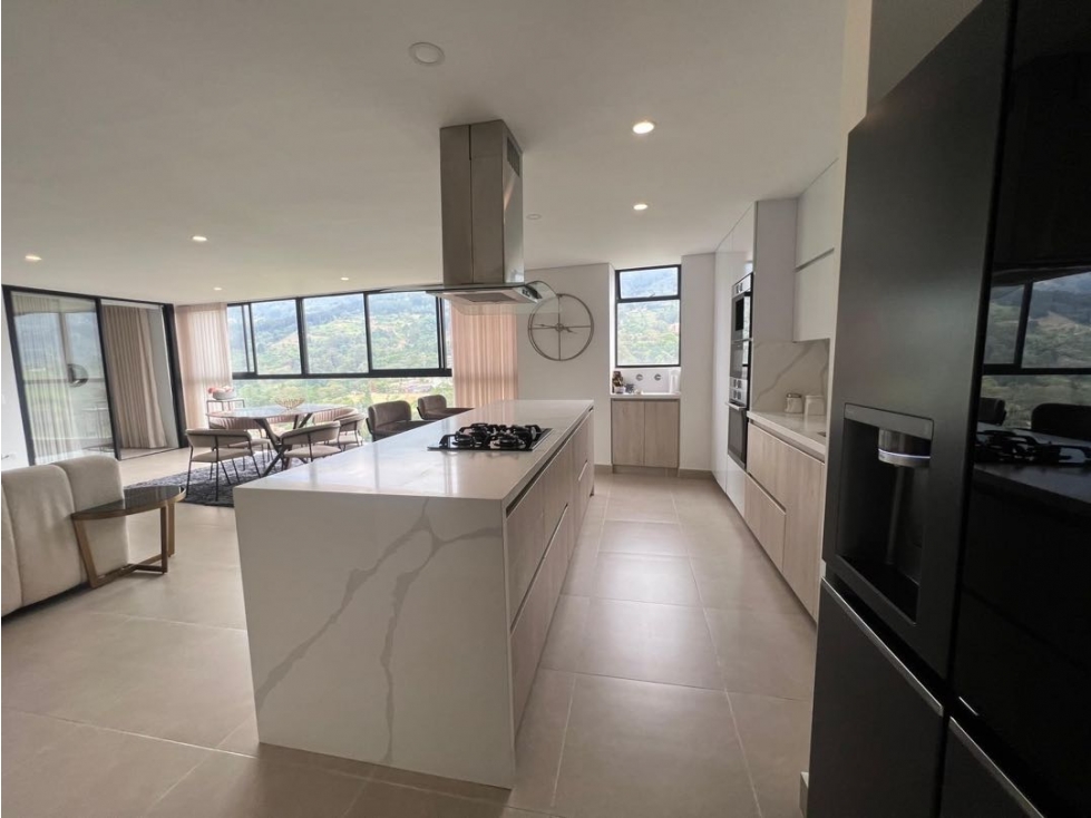 Apartamento en venta en Las Brujas, Envigado · foto 2 de 9