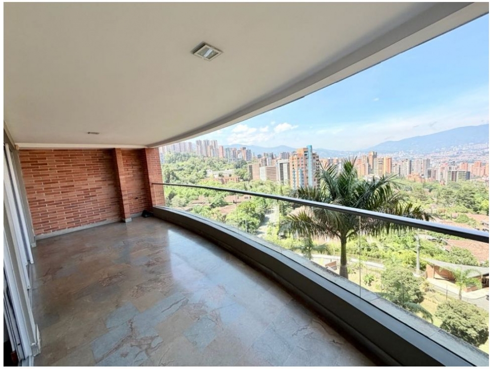 Apartamento en venta en El Poblado, Medellín · foto 3 de 18