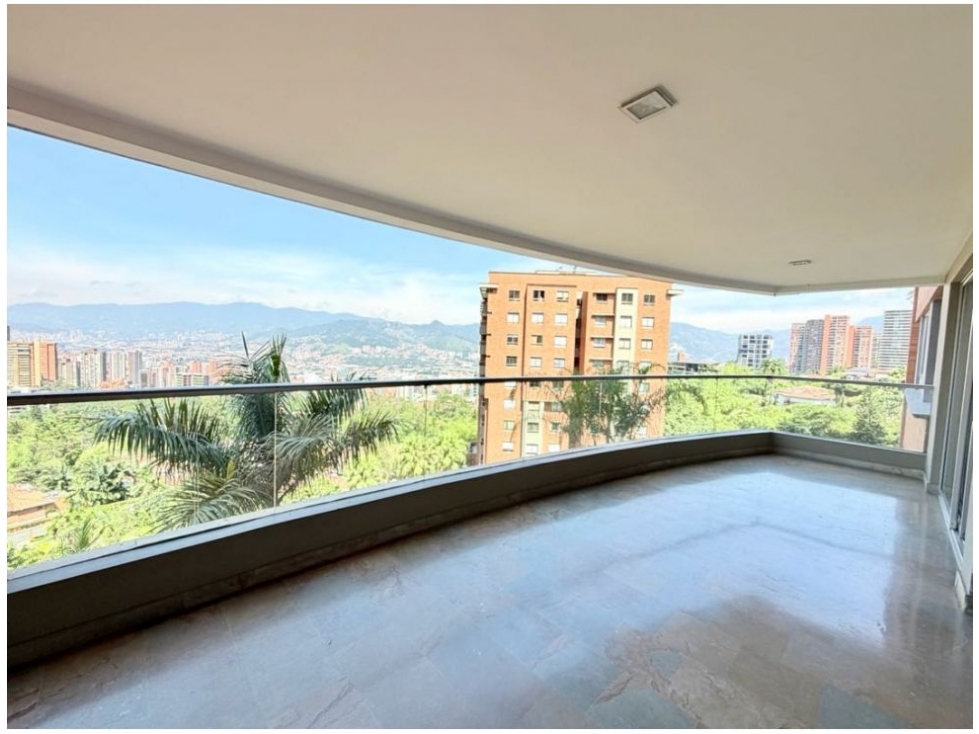 Apartamento en venta en El Poblado, Medellín · foto 4 de 18